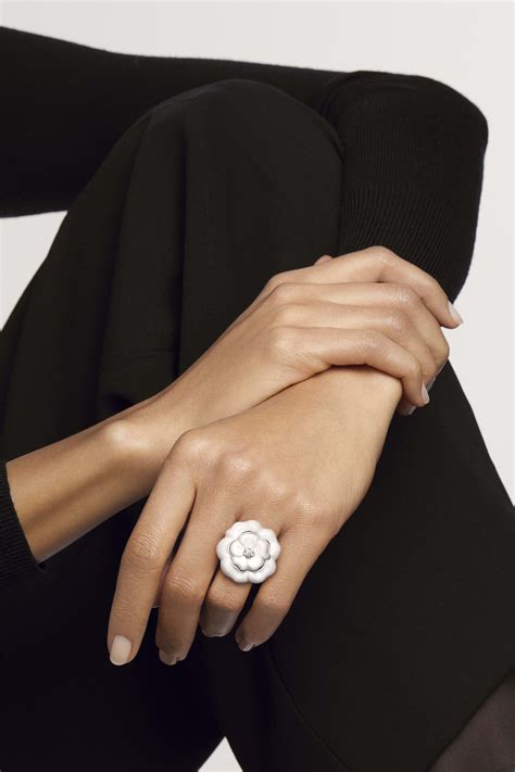 chanel camelia bague|bague Chanel camelia diamant.